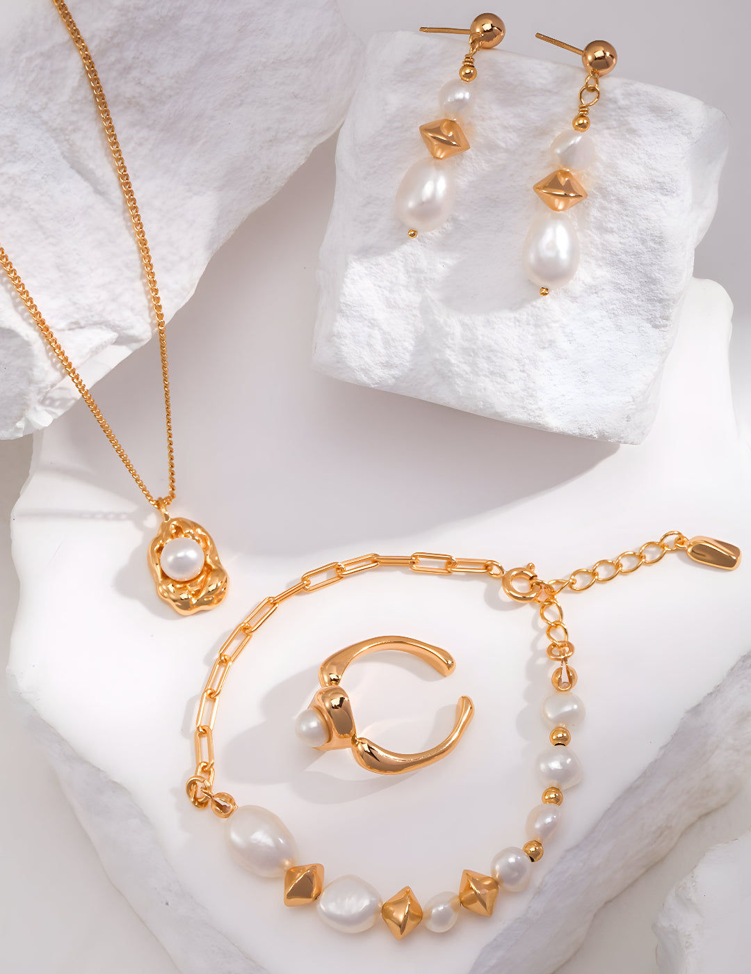 Crafted with beautiful Baroque Pearls and timeless design - perfect for any occasion - S925 Sterling Silver with 18K Gold Vermeil - Pearl Luminance