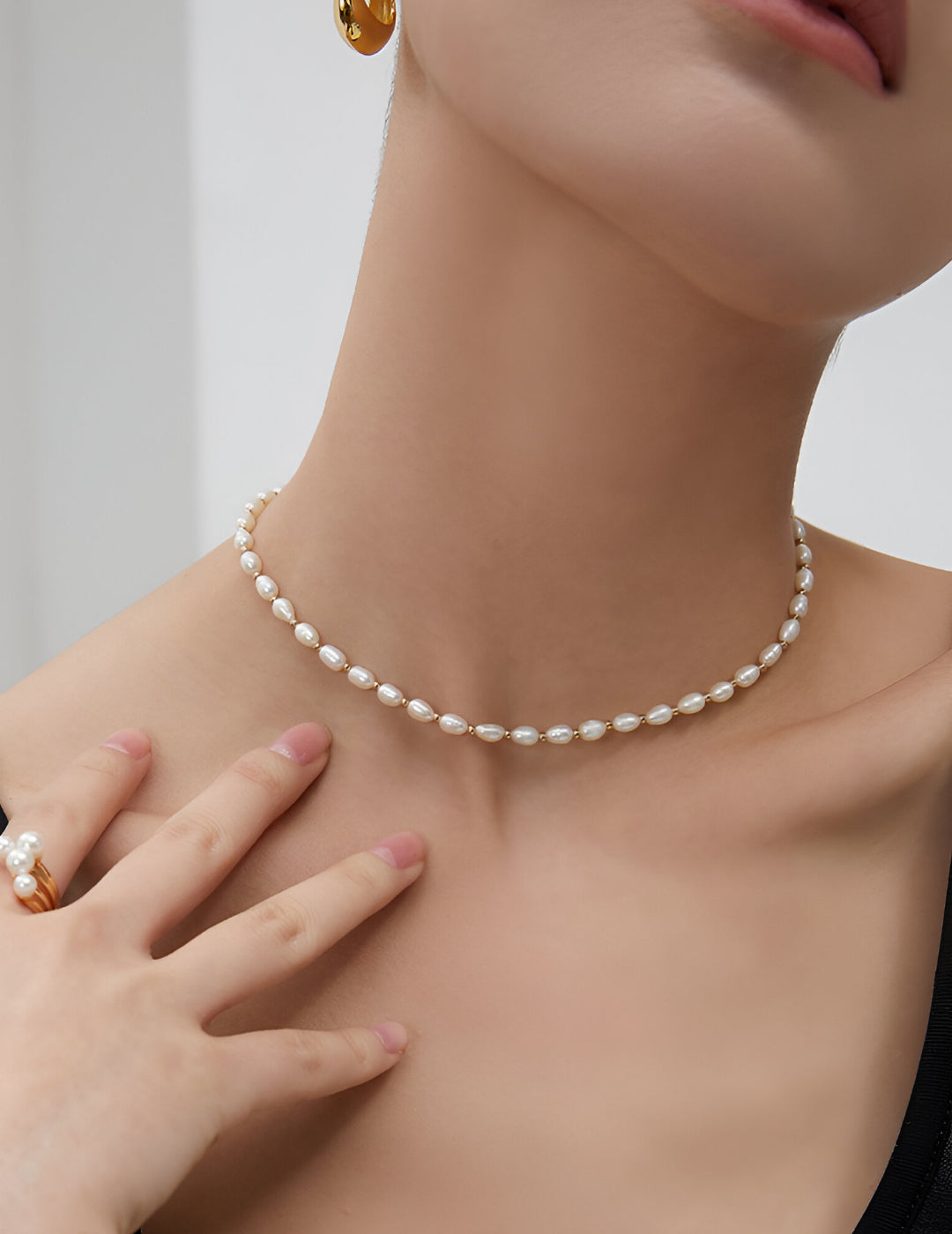 Simple Button Pearl Necklace  - S925 Sterling Silver with 18K Gold Vermeil  - Pearl Luminance - Elegant Essentials - Discover the allure of classic pearls - perfect for any occasion