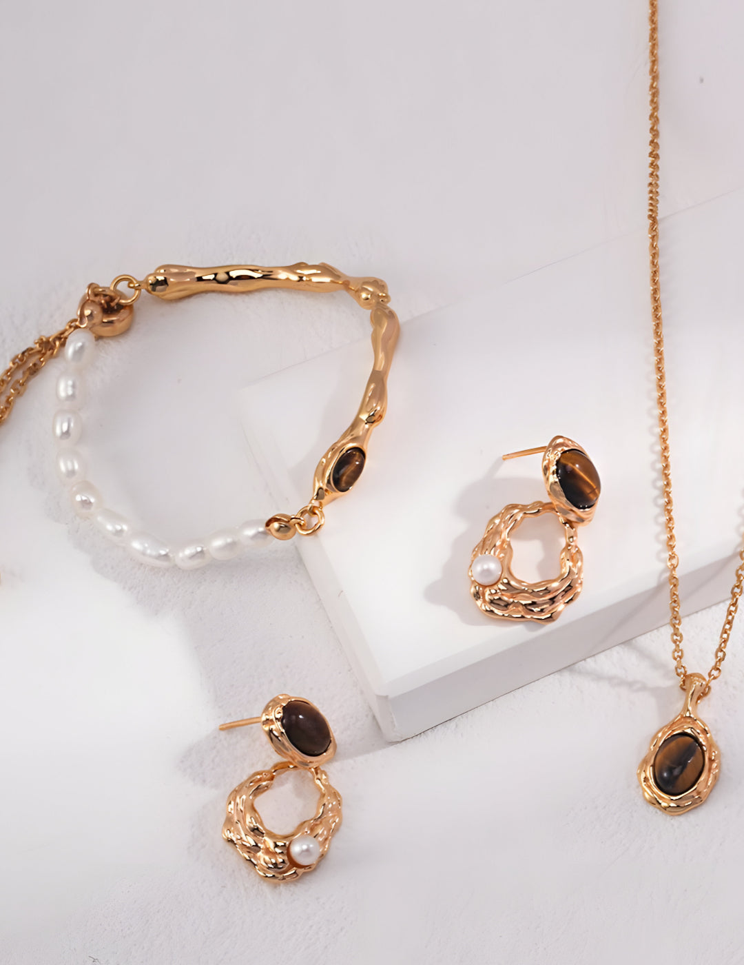 Luxe Bracelet - S925 sterling pure silver -18K Gold Vermeil - Pearl Luminance - adorned with majestic Tiger's Eye gemstones that capture every gaze - Elevate your style with a touch of exotic allure. Embrace beauty and confidence, effortlessly