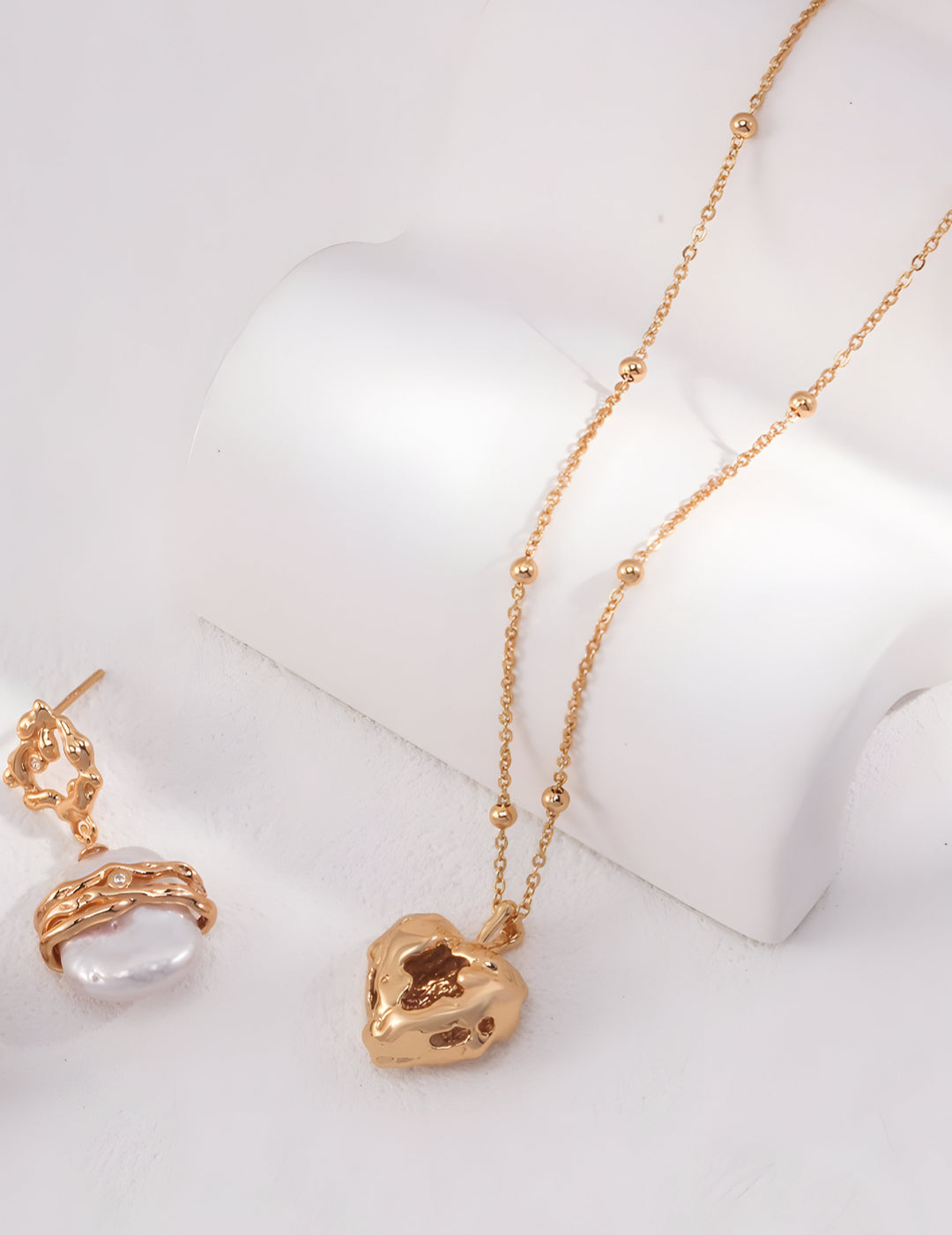 Exquisite Heart Necklace for Every Occasion - S925 Sterling Silver with 18K Gold Vermeil - Timeless Statement - Intricate Elegance - Radiate beauty wherever you go