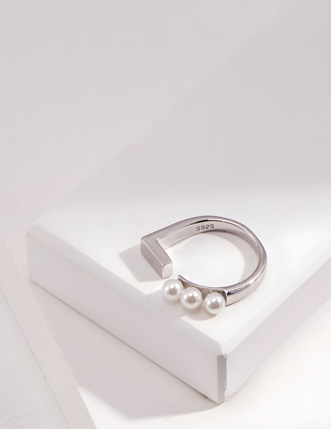 Pearl Luminance Gold and Silver Ring - S925 Sterling Silver with 18K Gold Vermeil  Ring - Delicate design and shimmering pearls