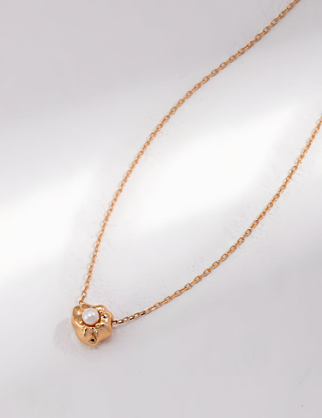 Organic and simple necklace - S925 Sterling Silver with 18K Gold Vermeil - minimalist design for a special occasion
