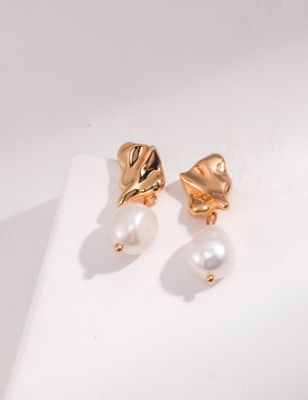 A stunning necklace that mirrors the elegance of flower buds - S925 Sterling Silver with 18K Gold Vermeil- Pearl Luminance - Delicacy of Blossoming Flower Buds captures the essence of femininity