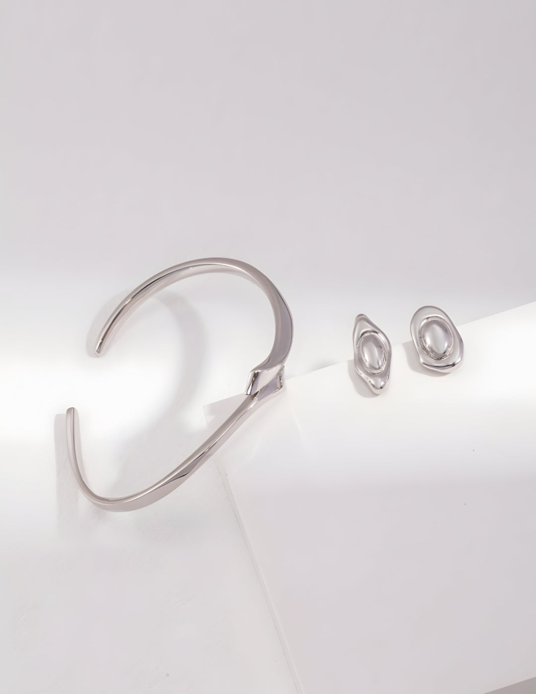 Unconventional Shapes Charming Asymmetric stud earrings - S925 sterling silver - 18K Gold Vermeil
