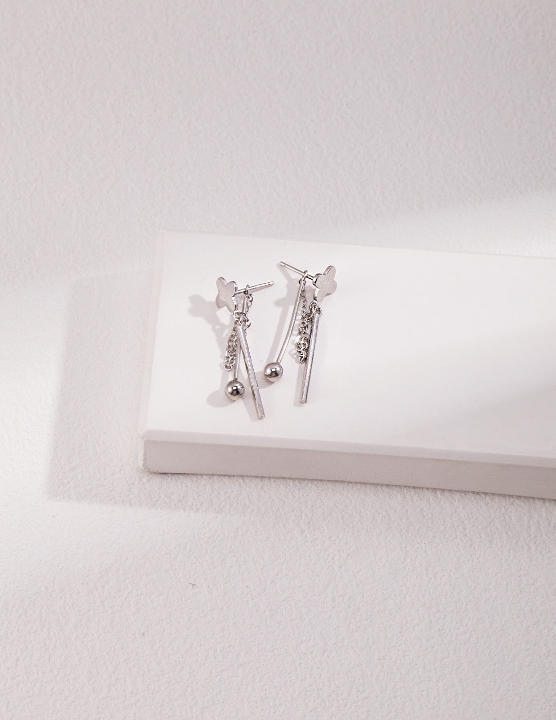 Elegant Cross Earrings - Experience the beauty and faith they represent - S925 Sterling Silver  - Celestial Bliss - Feel the divine charm and be effortlessly trendy - Perfect for any occasion, these stunning pieces will add a touch of elegance to your look