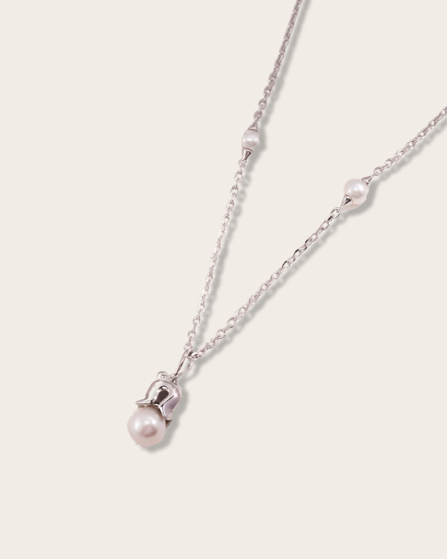 Necklace with Delicate beauty of a tulip bud - Grace with a pearl - S925 Sterling Silver with 18K Gold Vermeil - Pearl Luminance - a gorgeous accessory that adds a touch of elegance to any look - Handcrafted with love - this necklace is perfect for every occasion