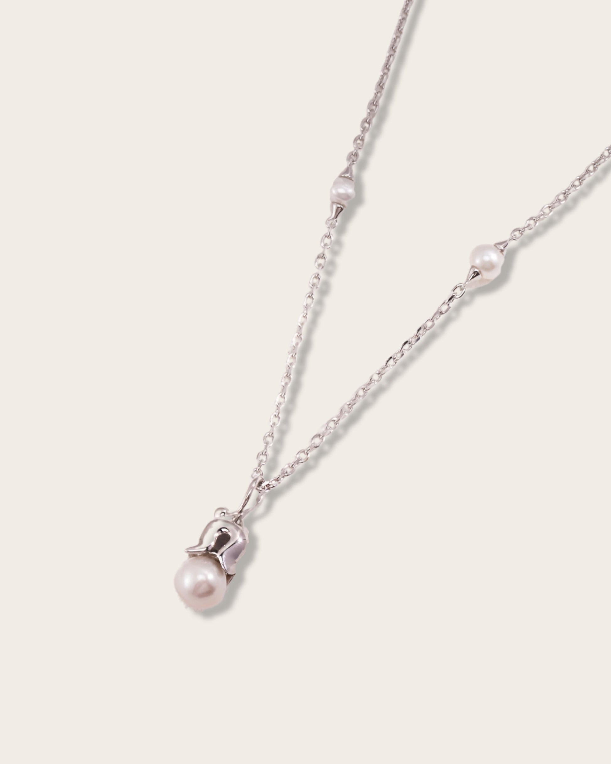 Necklace with Delicate beauty of a tulip bud - Grace with a pearl  - S925 Sterling Silver with 18K Gold Vermeil - Pearl Luminance - a gorgeous accessory that adds a touch of elegance to any look - Handcrafted with love - this necklace is perfect for every occasion