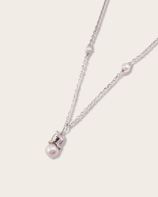 Necklace with Delicate beauty of a tulip bud - Grace with a pearl  - S925 Sterling Silver with 18K Gold Vermeil - Pearl Luminance - a gorgeous accessory that adds a touch of elegance to any look - Handcrafted with love - this necklace is perfect for every occasion