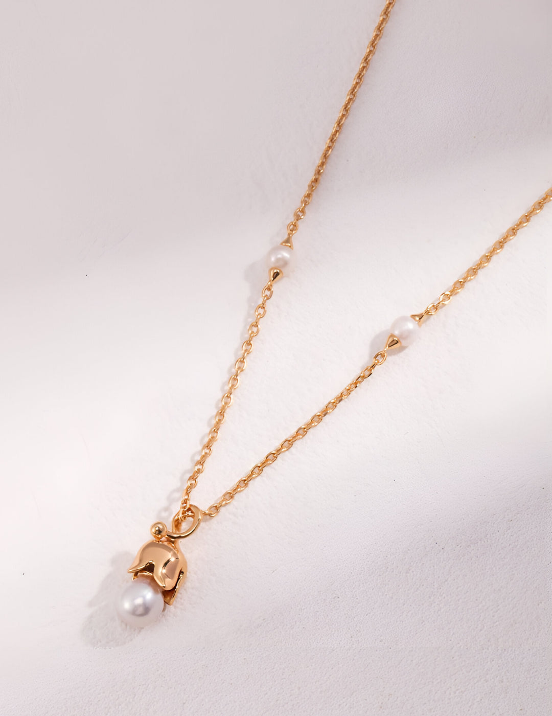 Necklace with Delicate beauty of a tulip bud - Grace with a pearl - S925 Sterling Silver with 18K Gold Vermeil - Pearl Luminance - a gorgeous accessory that adds a touch of elegance to any look - Handcrafted with love - this necklace is perfect for every occasion