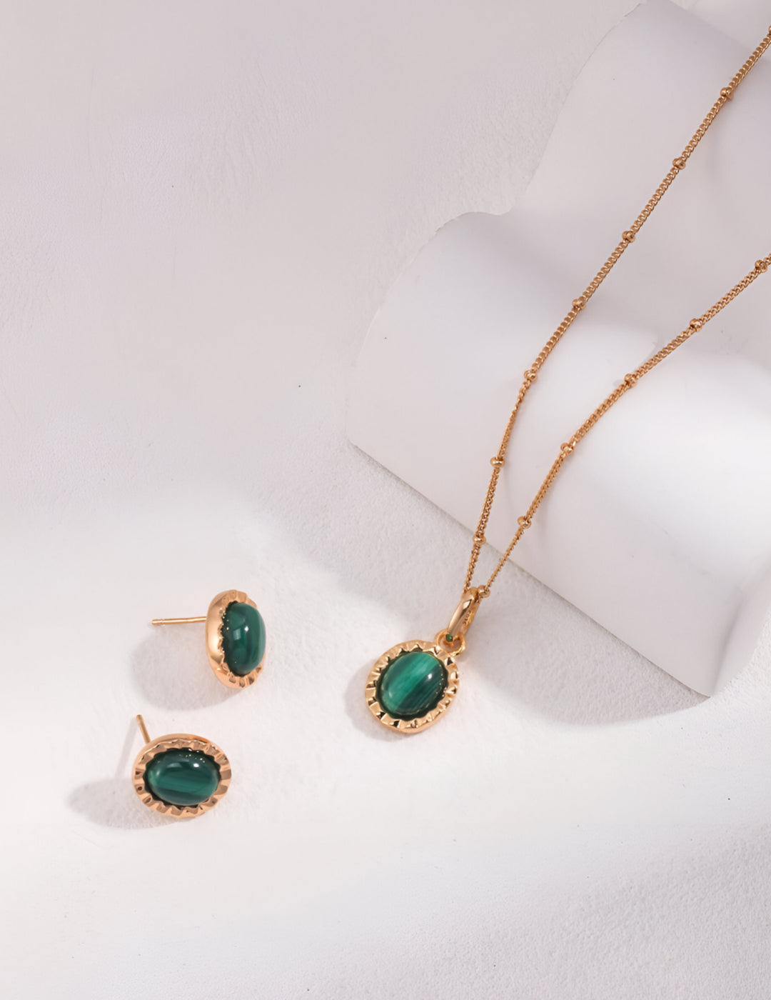 Natural Malachite Gemstone Necklace - Connected with nature and the heart chakra - Symbolizing renewal and revitalization- S925 Sterling Silver with 18K Gold Vermeil - Experience a deep sense of love, compassion, and emotional healing