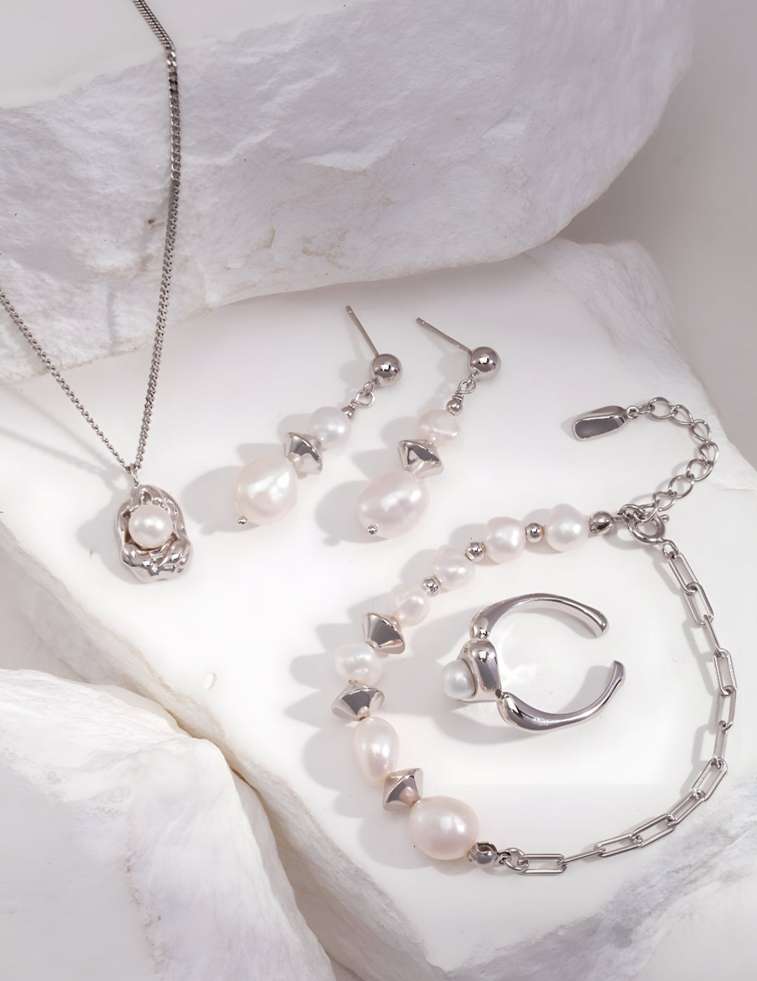 Crafted with beautiful Baroque Pearls and timeless design - perfect for any occasion - S925 Sterling Silver with 18K Gold Vermeil - Pearl Luminance