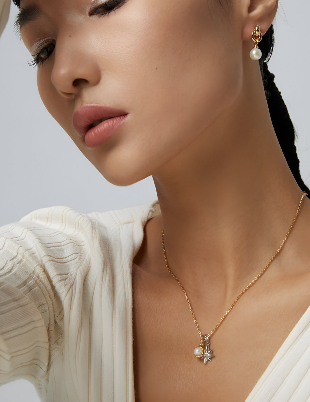 Moon and Star Exquisite Necklace - S925 Sterling Silver with 18K Gold Vermeil  and Zircon- Pearl Luminance - Celestial allure  - a celestial masterpiece that will captivate your heart