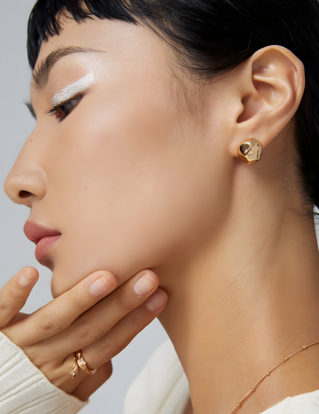 Embrace the Strength and Grace - S925 Sterling Silver with 18K Gold Vermeil stud earring - Channel your inner warrior - a must-have for those seeking to showcase their fearless spirit