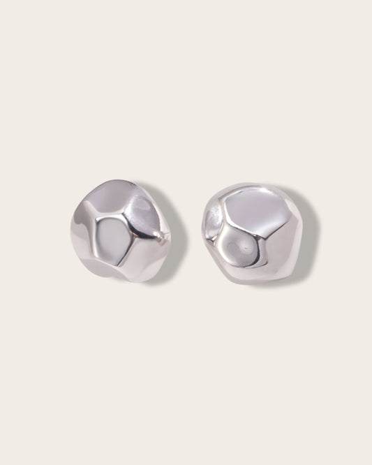 Embrace the Strength and Grace - S925 Sterling Silver with 18K Gold Vermeil stud earring - Channel your inner warrior - a must-have for those seeking to showcase their fearless spirit
