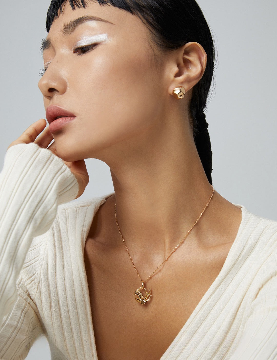 A captivating masterpiece inspired by the Mythical Bird - S925 Sterling Silver with 18K Gold Vermeil - Radiate elegance and embrace your inner strength